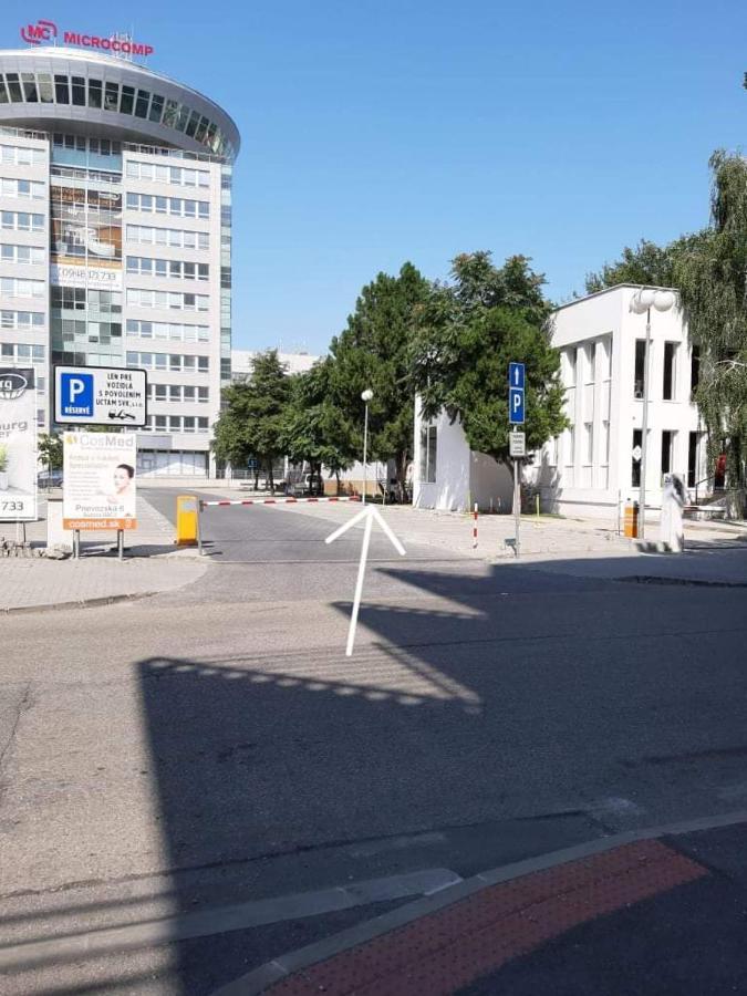 شقة Living Bratislava & Bus Station & Mlynske Nivy المظهر الخارجي الصورة